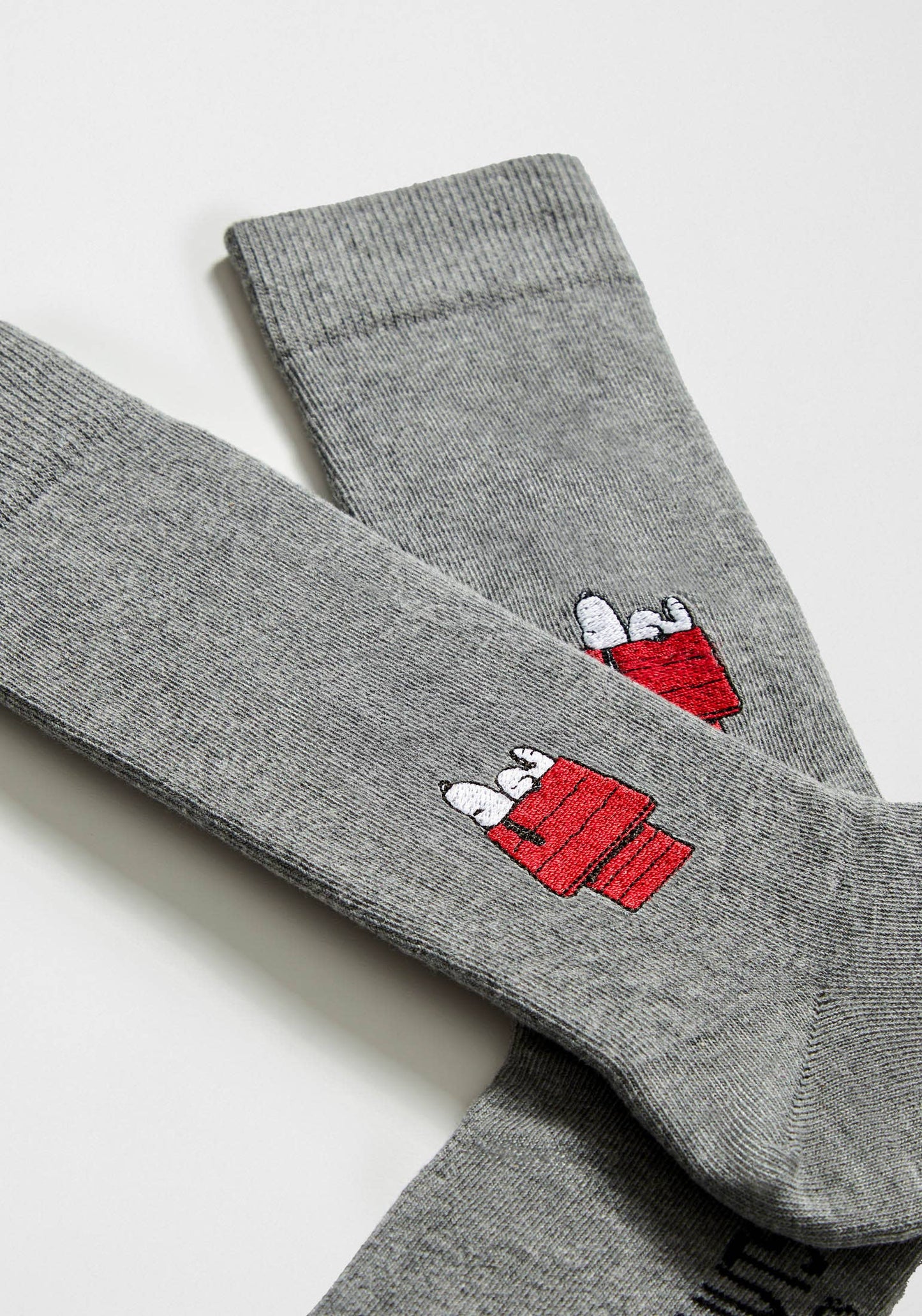BeSnoopy House Stickerei - 100% Bio-Baumwollsocken