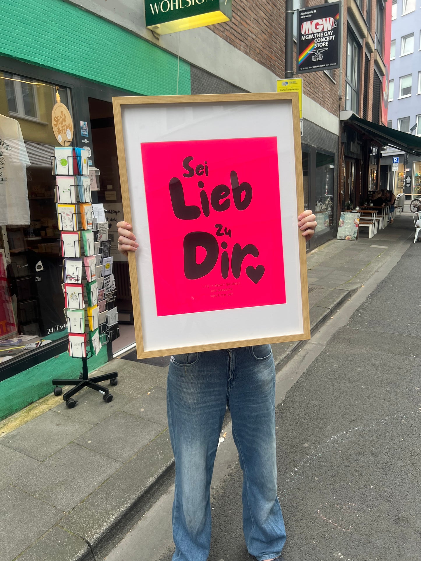 Plakat „Sei lieb zu dir“ neonpink