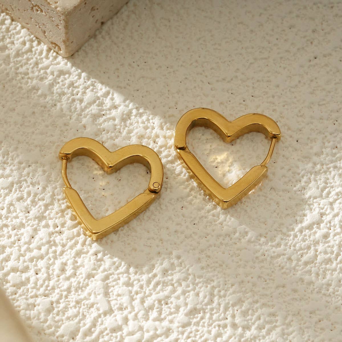 Creolen in Herzform aus Gold