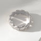 Ring aus vielen kleinen Herzen