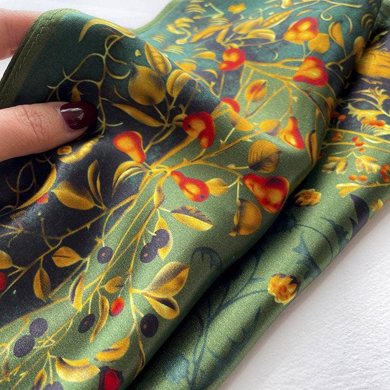 Halstuch aus 100% Maulbeerseide | floral grün