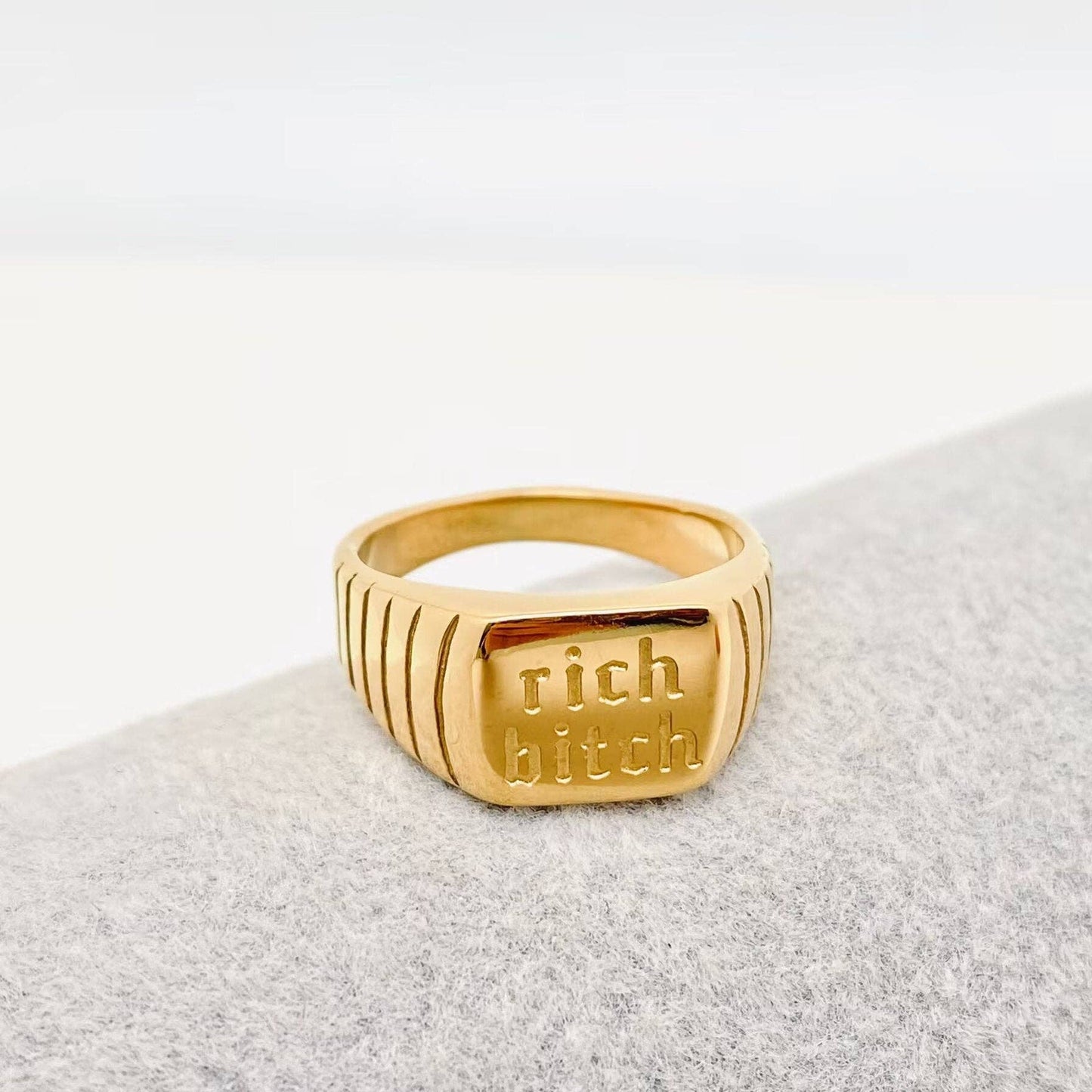 Ring „Rich Bitch“ | Edelstahl | vergoldet