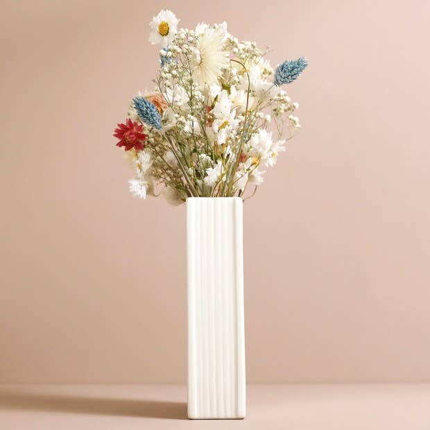Buchvase 'The little Book of Flowers' | Florale Deko aus Keramik