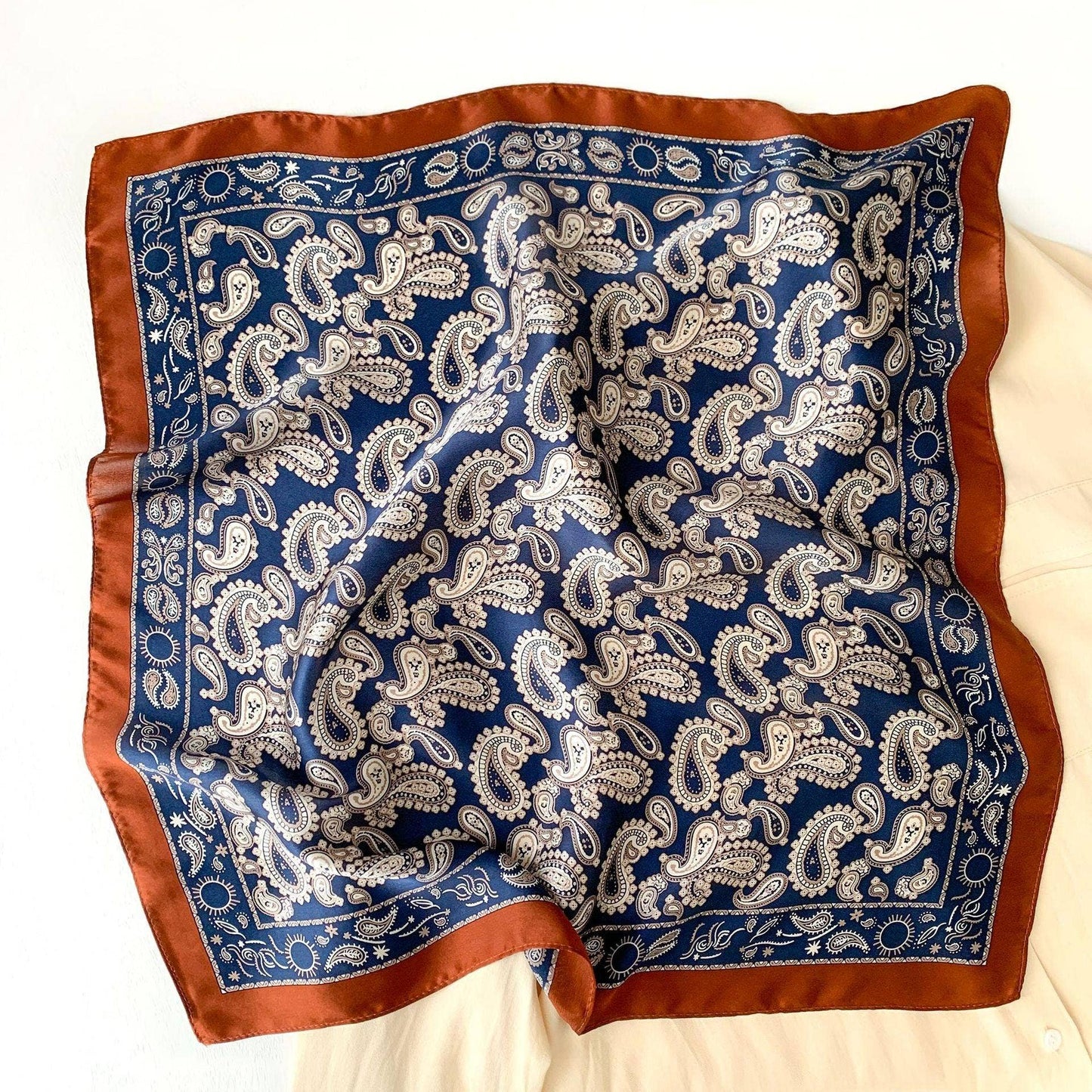 Seidentuch mit Vintage-Paisleymuster