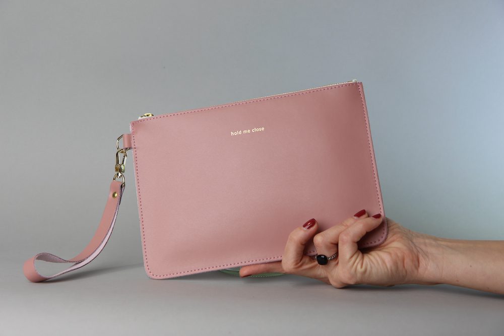 Clutch "hold me close" rosé by B+K amsterdam Lederhandtasche